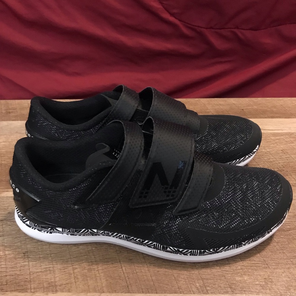 New Balance Women's 09v1 Cycling Shoe